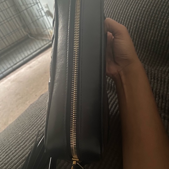 Authentic YSL camera bag in great condition! - Picture 7 of 9